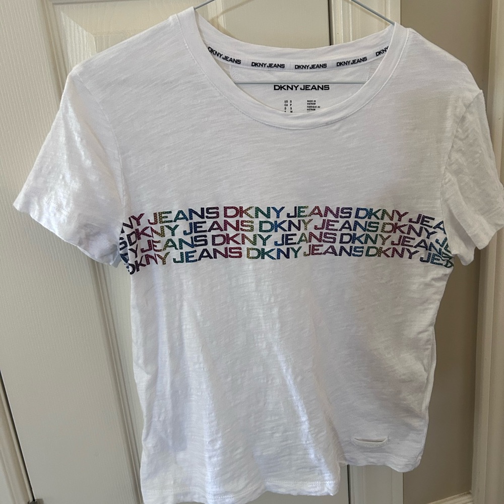 Ladies DKNY cropped tshirt